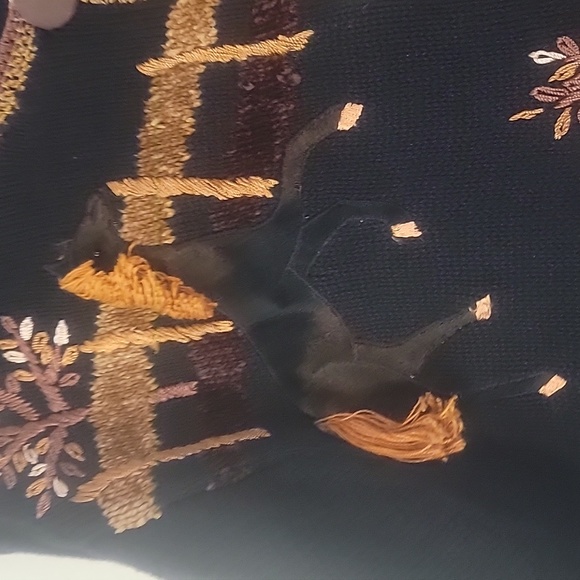 Sweater - Picture 4 of 8